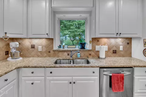 Kitchen - 2013 Eagleton Cir, Raleigh, NC 27609 photo 10 of 10
