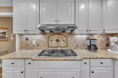 Kitchen - 2013 Eagleton Cir, Raleigh, NC 27609 photo 7 of 10