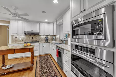Kitchen - 2013 Eagleton Cir, Raleigh, NC 27609 photo 4 of 10