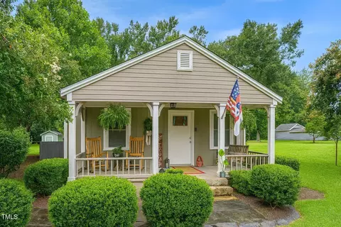 102 Pope St, Erwin, NC 28339