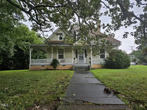 805 S Broad St, Burlington, NC 27215
