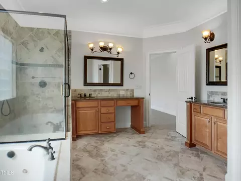 Bath - 2005 Shingleback Dr, Wake Forest, NC 27587 photo 3 of 5