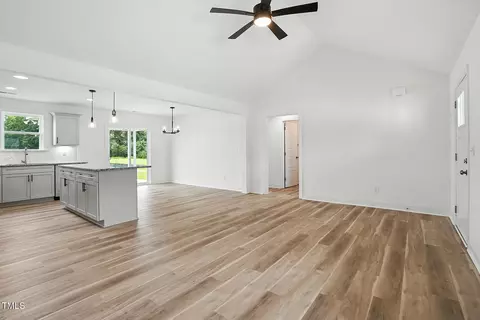 8708 Green Path Rd, Dunn, NC 28334 photo 6