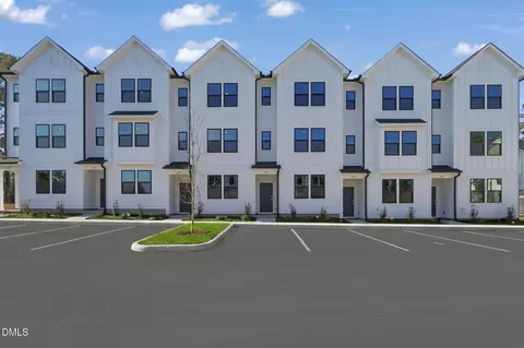 2307 Oakwood Meadows Ct, Raleigh, NC 27604
