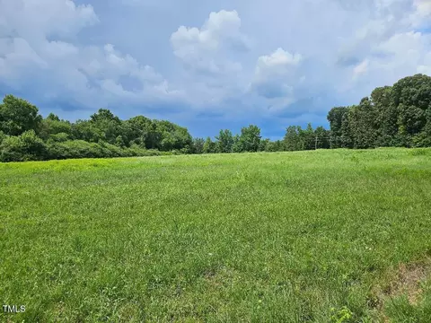 844 Chrisco Rd E, Seagrove, NC 27341