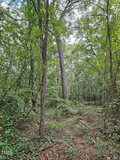 801 Chrisco Rd E, Seagrove, NC 27341