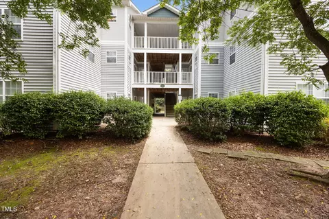 2021 Wolftech Ln #102, Raleigh, NC 27603