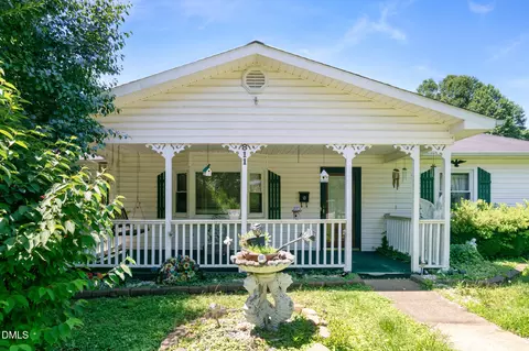 811 Queens St NW, Lenoir, NC 28645
