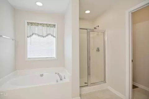 Bath - 101 Whitney Ln, Durham, NC 27713 photo 2 of 3