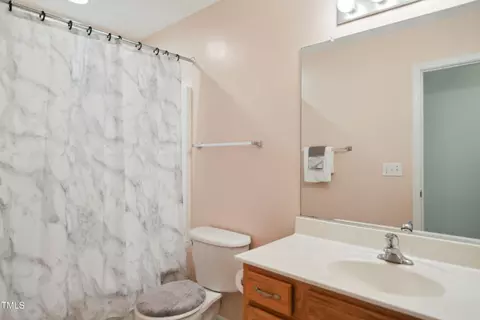 Bath - 101 Whitney Ln, Durham, NC 27713 photo 3 of 3
