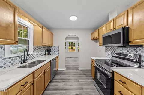 Kitchen - 116 Oak Ridge Dr, Willow Spring, NC 27592 photo 6 of 7