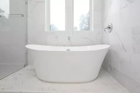 Bath - 1332 Duplin Rd, Raleigh, NC 27607 photo 6 of 8