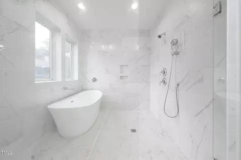 Bath - 1332 Duplin Rd, Raleigh, NC 27607 photo 5 of 8