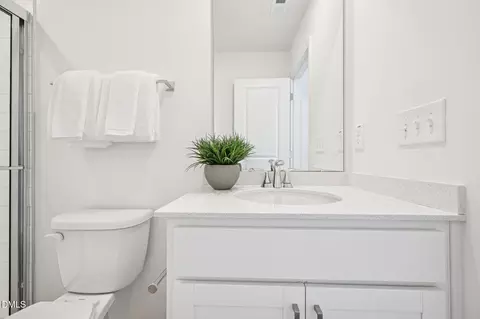 Bath - 2204 Rabbitbrush St, Durham, NC 27704 photo 5 of 6