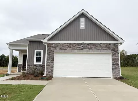 1304 Pond Overlook Dr, Nashville, NC 27856