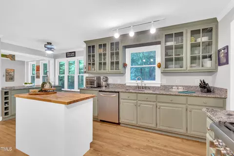 Kitchen - 5113 Ten Point Trl Trl, Wake Forest, NC 27587 photo 3 of 3
