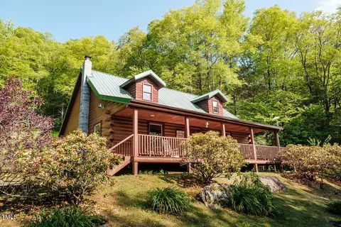 2266 Sugar Mountain Rd #1, Newland, NC 28657