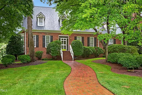 1 Starmount Farms Ct, Greensboro, NC 27408