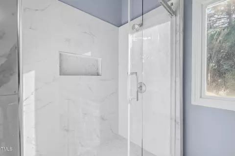 Bath - 101 Fallsworth Dr, Cary, NC 27513 photo 4 of 8