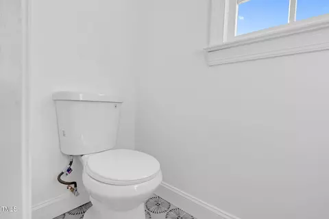 Bath - 101 Fallsworth Dr, Cary, NC 27513 photo 2 of 8