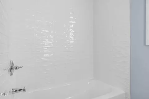 Bath - 101 Fallsworth Dr, Cary, NC 27513 photo 6 of 8