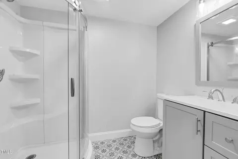 Bath - 101 Fallsworth Dr, Cary, NC 27513 photo 7 of 8