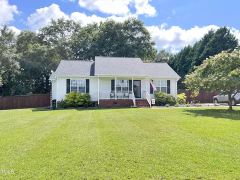 100 Parrish Farm Ln, Benson, NC 27504