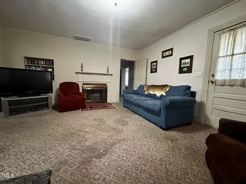 Living - 1558 Beulahtown Rd, Kenly, NC 27542 photo 3 of 3