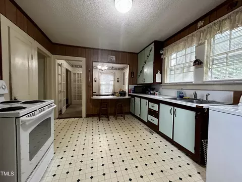 Kitchen - 1558 Beulahtown Rd, Kenly, NC 27542 photo 3 of 4