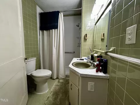 Bath - 1558 Beulahtown Rd, Kenly, NC 27542 photo 1 of 2