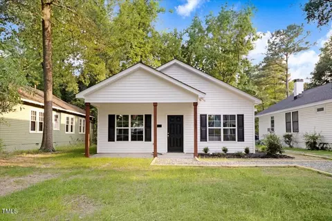 406 W Granville St, Dunn, NC 28334