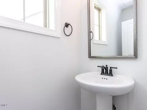 Bath - 1007 Coldspring Cir, Durham, NC 27705 photo 7 of 10