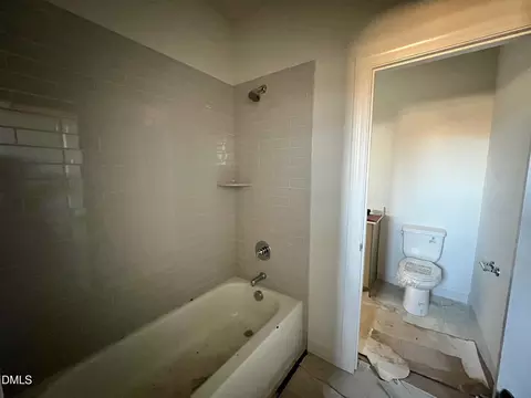 Bath - 1007 Coldspring Cir, Durham, NC 27705 photo 3 of 10