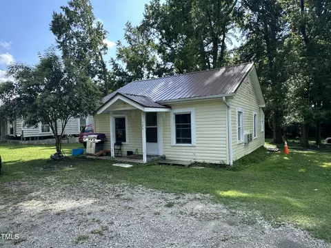 129 Spring Valley Rd, Henderson, NC 27537