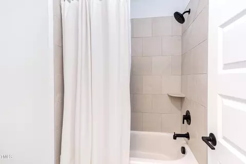 Bath - 3901 Laurel Creek Ln, Wake Forest, NC 27587 photo 13 of 14