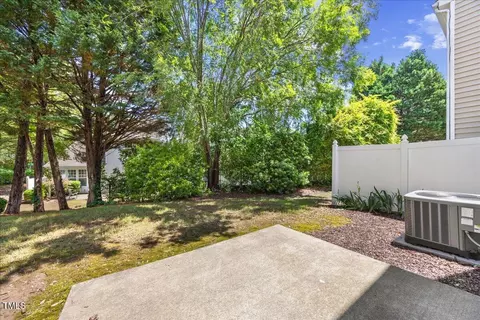 Exterior - 8404 Split Stone Ln, Raleigh, NC 27613 photo 4 of 11