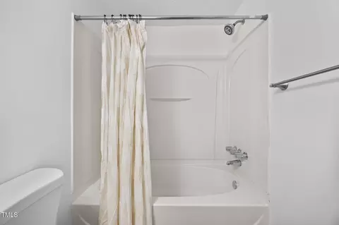 Bath - 2934 Carolyn Dr, Durham, NC 27703 photo 4 of 4