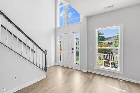 Entry Way - 824 Stackhurst Way, Wake Forest, NC 27587 photo 2 of 5