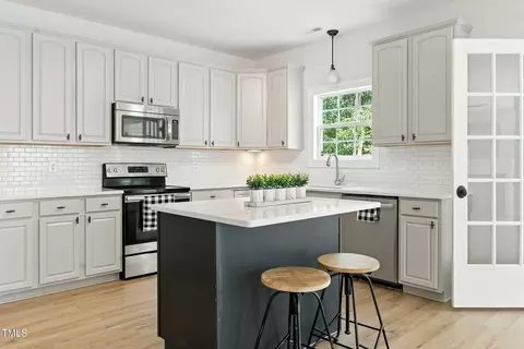 Kitchen - 824 Stackhurst Way, Wake Forest, NC 27587 photo 3 of 8
