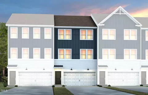 2808 Farmhouse Dr, Apex, NC 27502