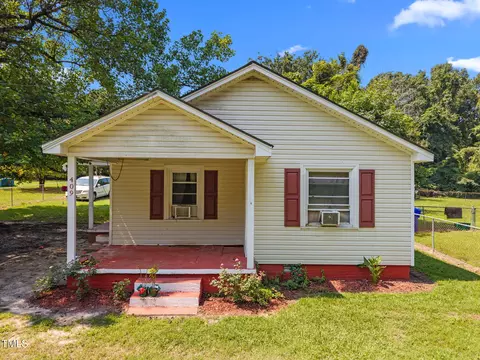 409 Oakland Blvd, Clinton, NC 28328