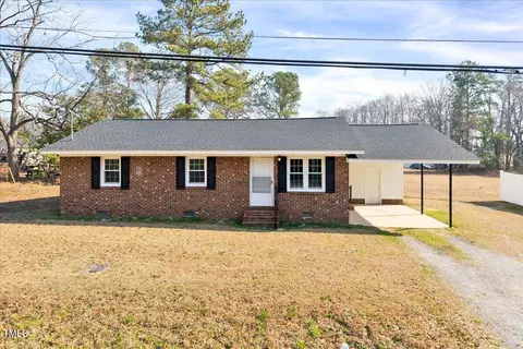 307 S Main St, Four Oaks, NC 27524