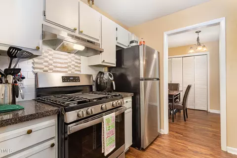Kitchen - 5816 Pointer Dr #102, Raleigh, NC 27609 photo 2 of 4