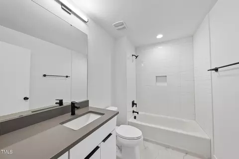 Bath - 707 Colleton Rd, Raleigh, NC 27610 photo 3 of 4