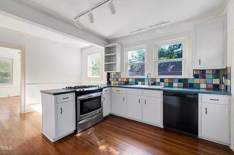 Kitchen - 903 Green St, Durham, NC 27701 photo 4 of 4