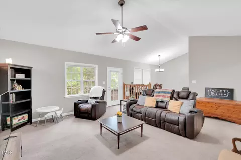 107 Eubank Ct, Selma, NC 27576 photo 3