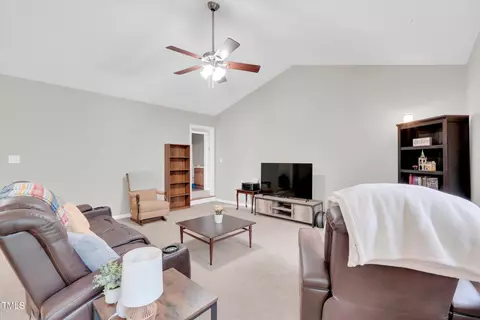 107 Eubank Ct, Selma, NC 27576 photo 5