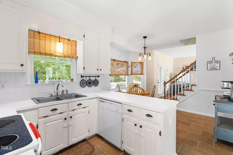 100 Marigold Pl, Garner, NC 27529 photo 9