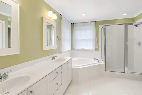Bath - 8417 Wolverton Fields Dr, Wake Forest, NC 27587 photo 3 of 4