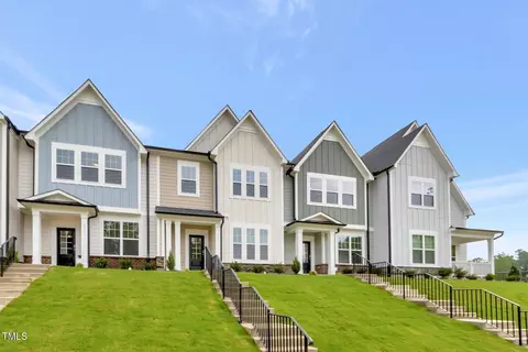 2473 Englemann Dr #368, New Hill, NC 27562